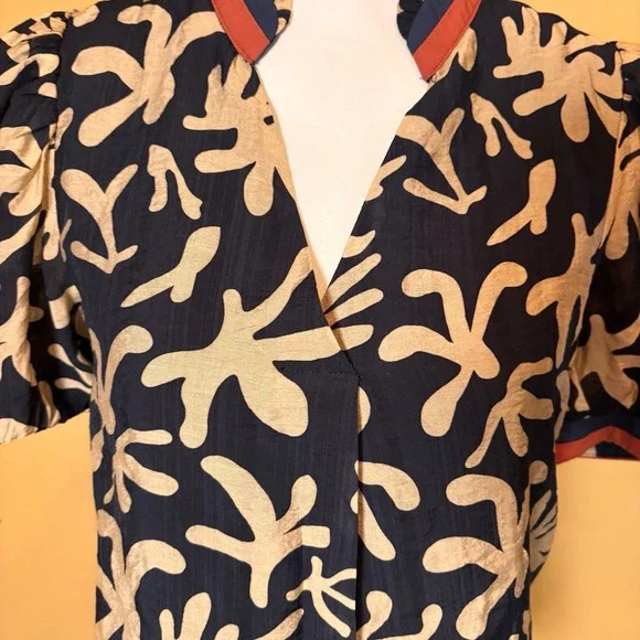 THML Puff Sleeve Blouse Black Beige Abstract Print Mandarin Collar Size S - Picture 3 of 6